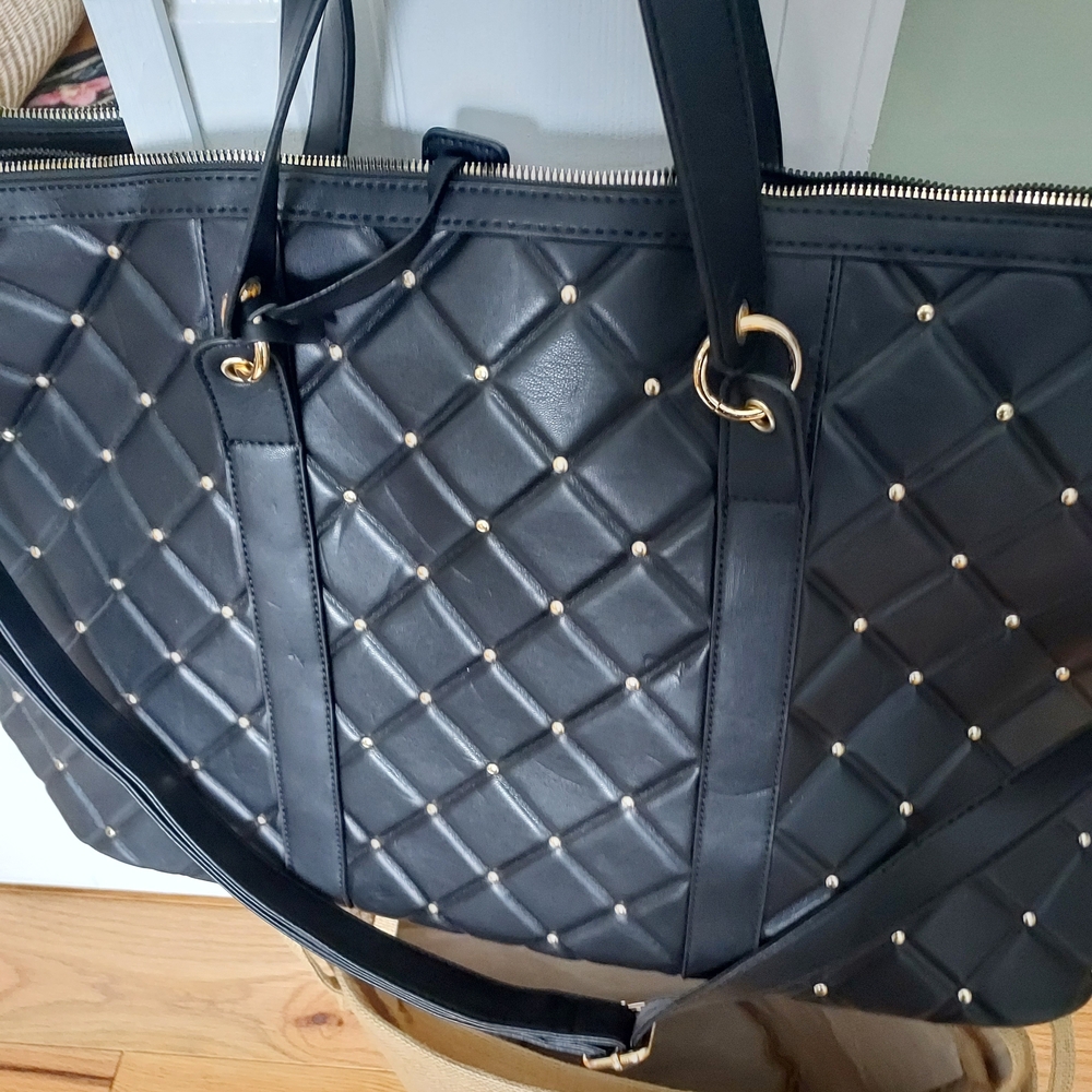 Badgley Mischka Black Quilted Travel Bag